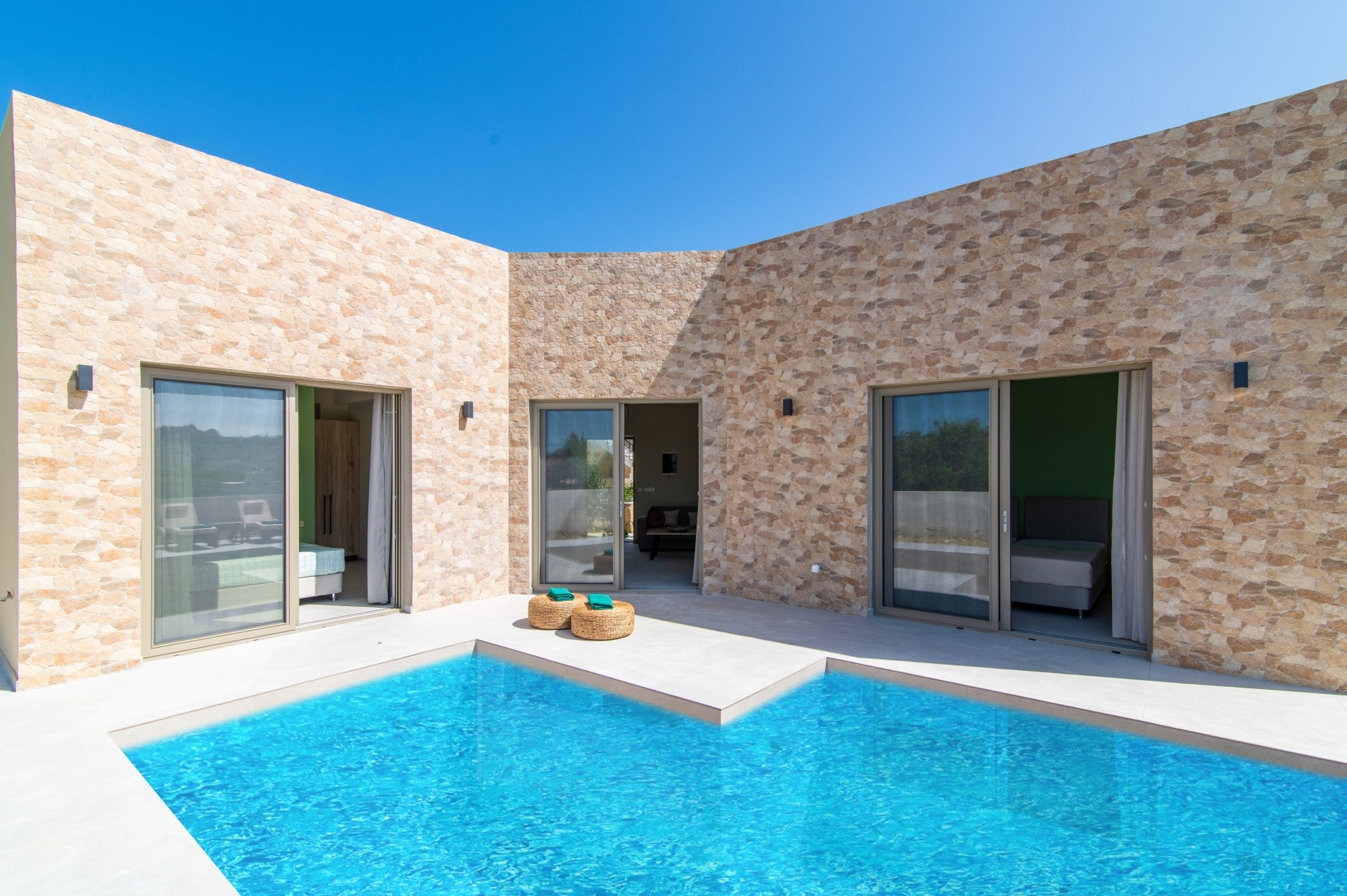 0a8b0306-76f7-4282-bf06-95007c909992_1920-min