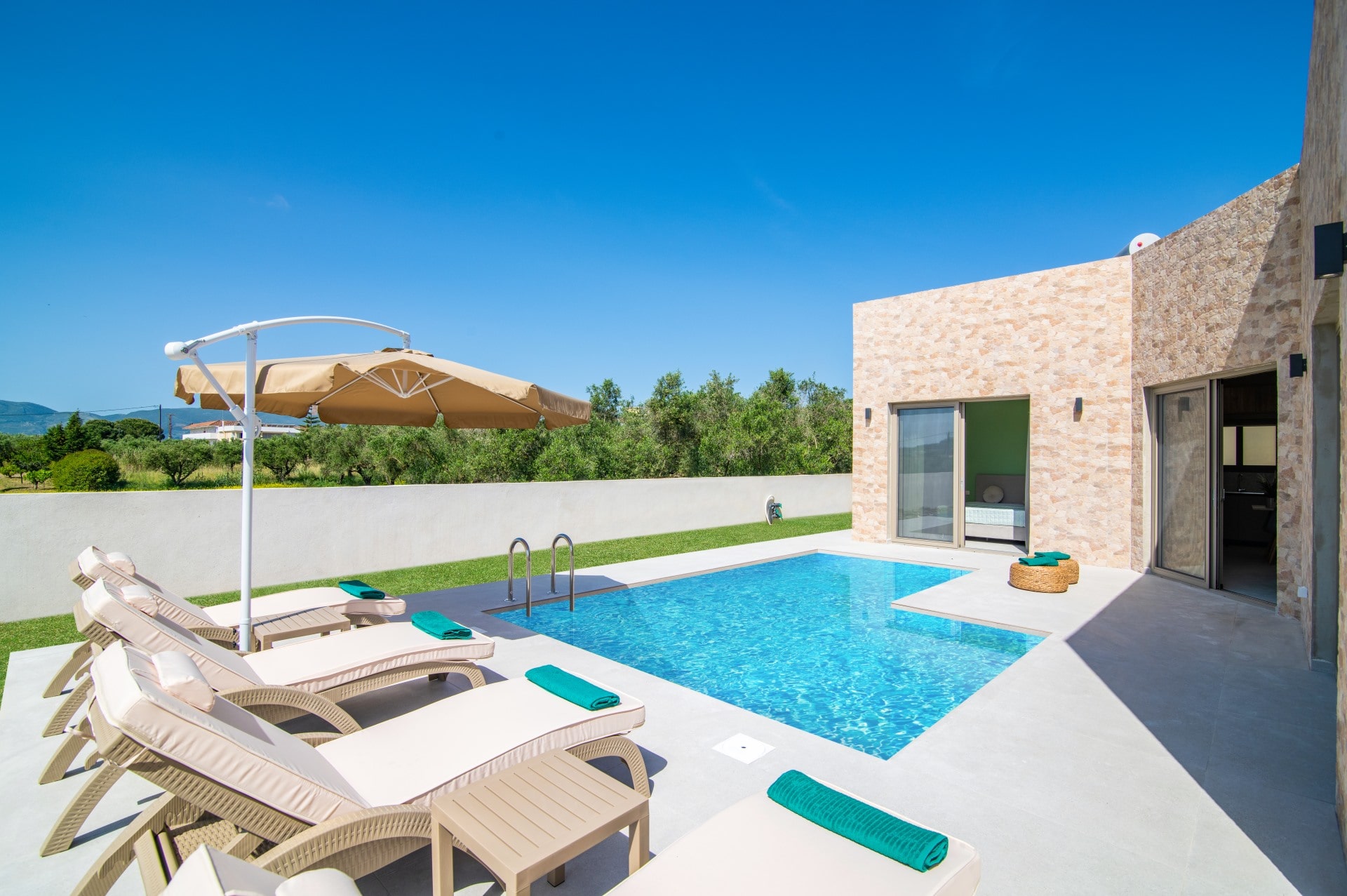 d3194f8f-4940-4da6-8aff-c76396f0667c_1920-min